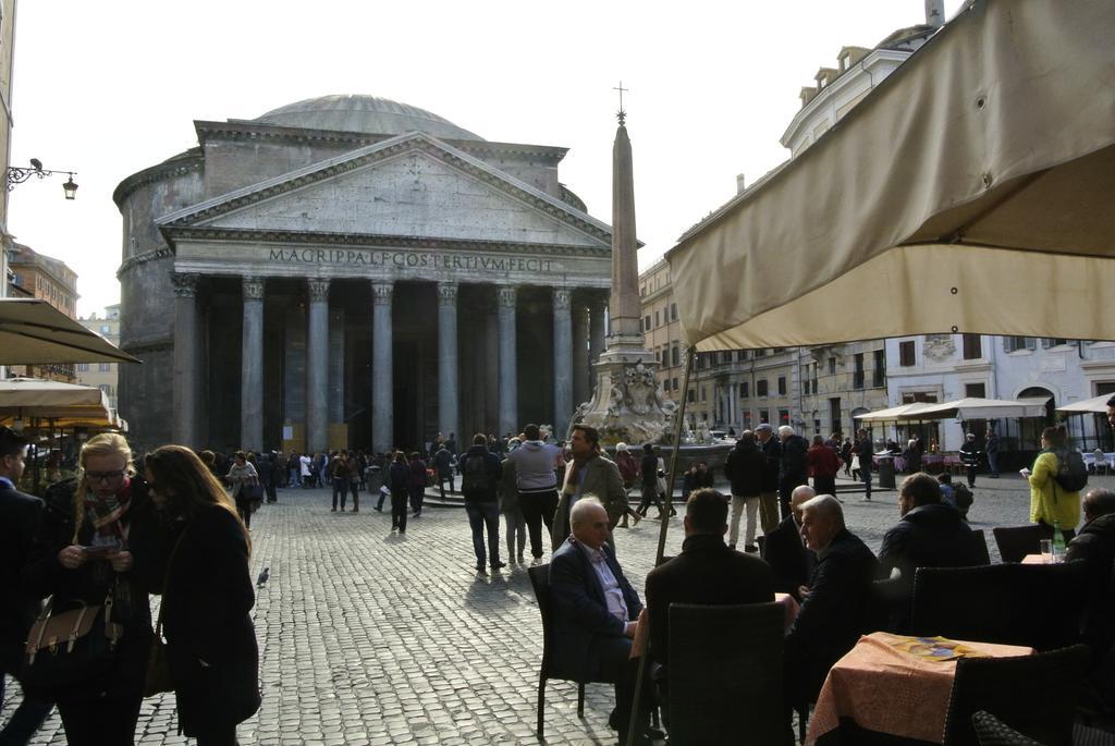 Pantheon Domus Valentino Apartment โรม ภายนอก รูปภาพ